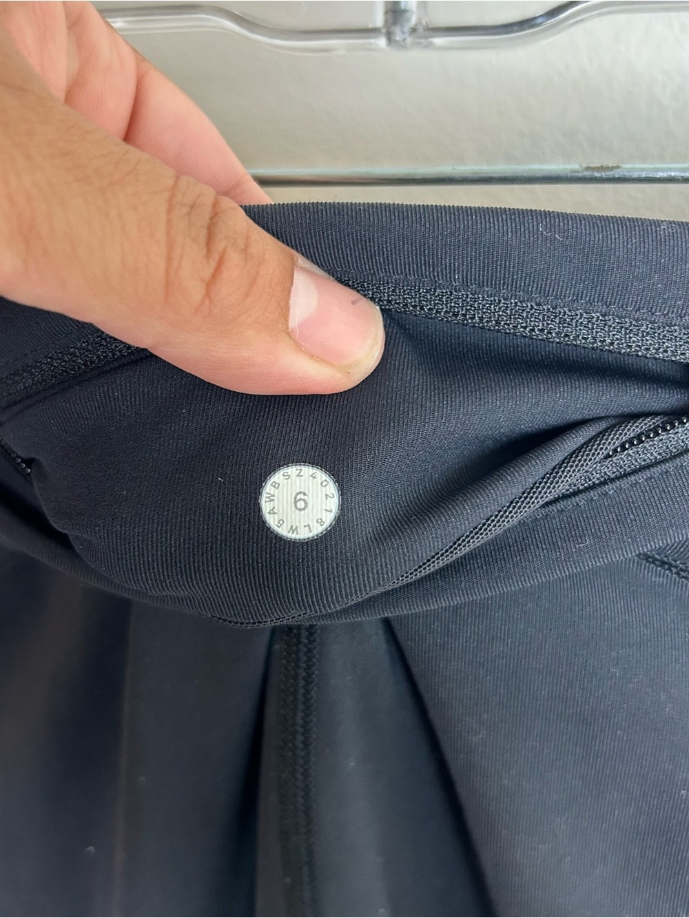 Speed Up Tight Full-on Luxtreme 28" | Reflective Detail | Lululemon | Sz 6 - Picture 10 of 10